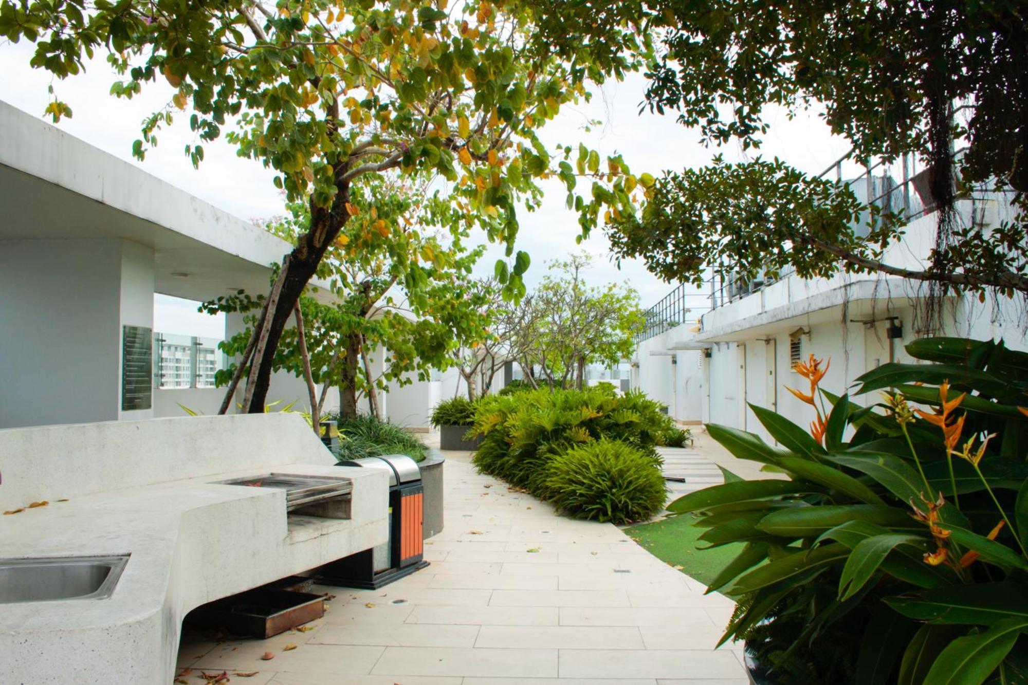 Vip-can Goc Sieu Thoang-gym Va Ho Boi Mien Phi-gia Tot Gan San Bay Apartment