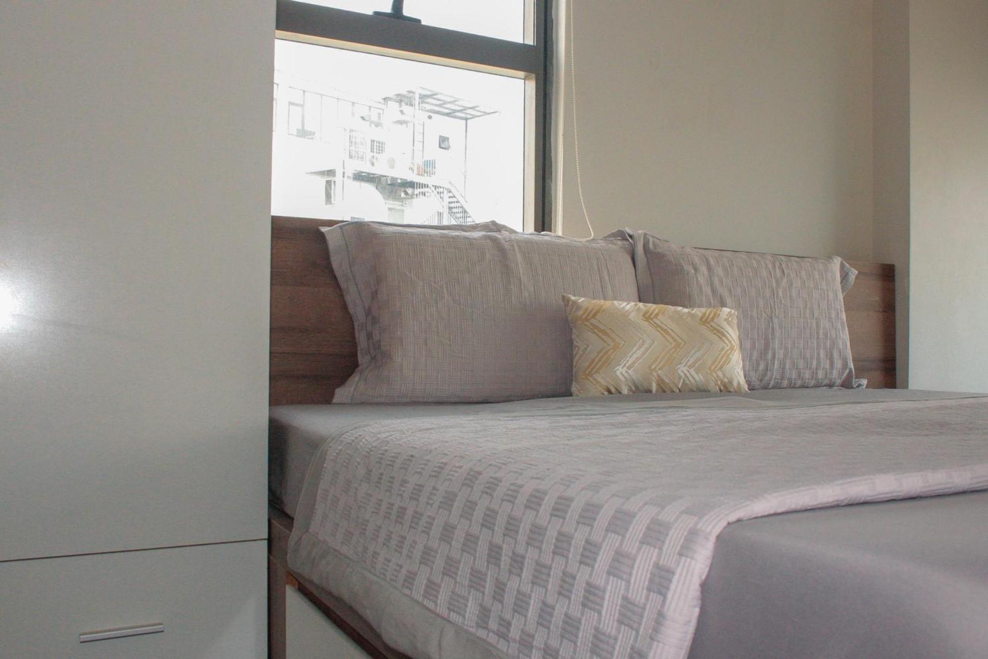 Vip-can Goc Sieu Thoang-gym Va Ho Boi Mien Phi-gia Tot Gan San Bay Apartment